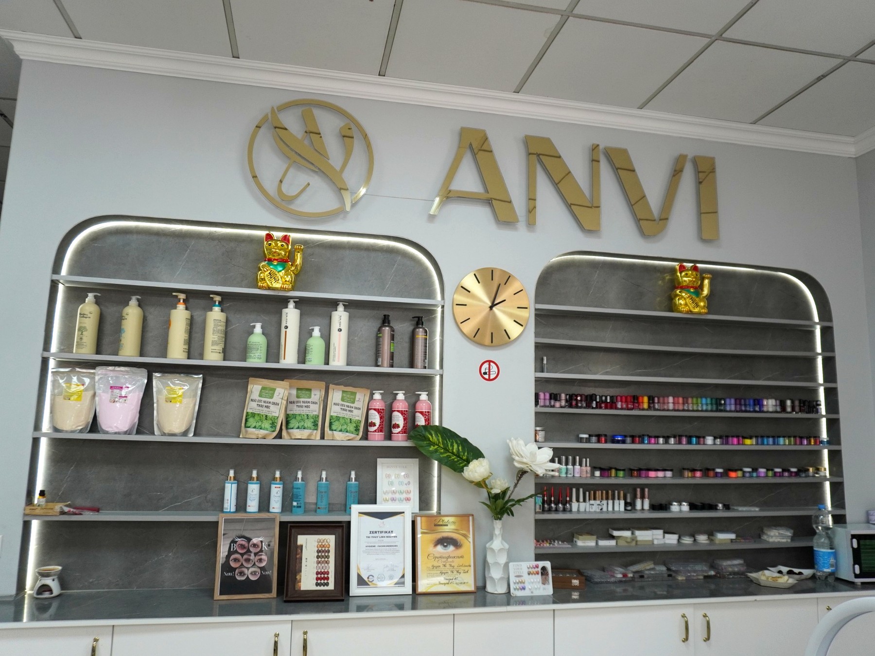 ANVI Beauty Spa & Nails Lounge Innenraum