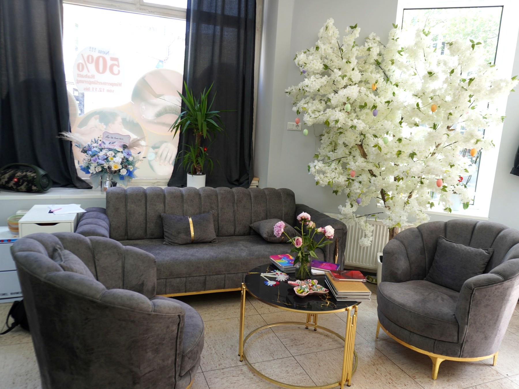 Lounge Bereich bei ANVI Beauty